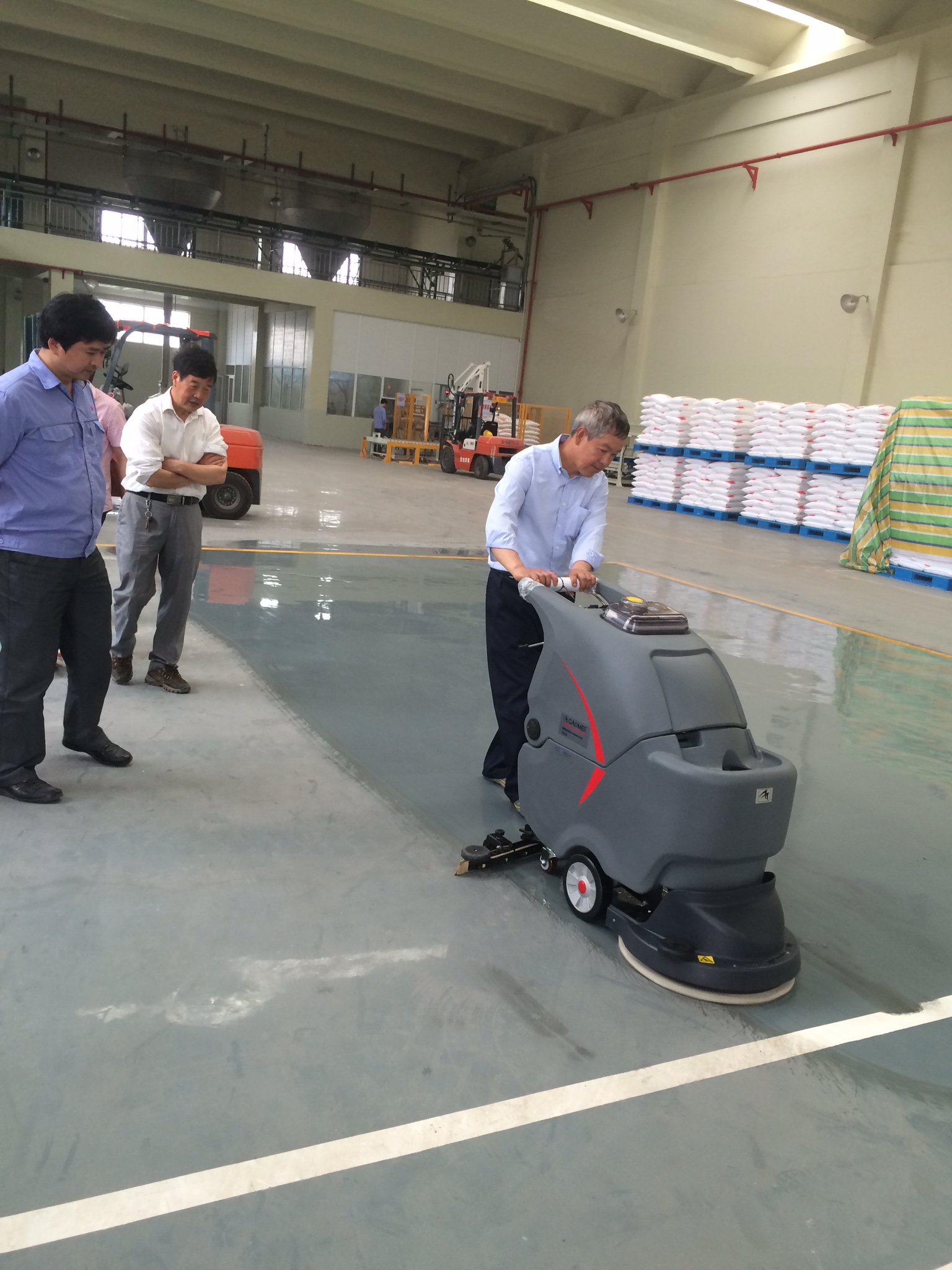 選購洗地機(jī)技巧實(shí)用手冊(cè)