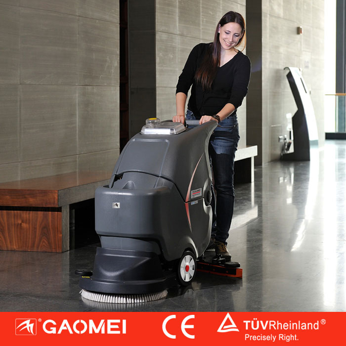 手推式洗地機有效的解決商場的地面清潔