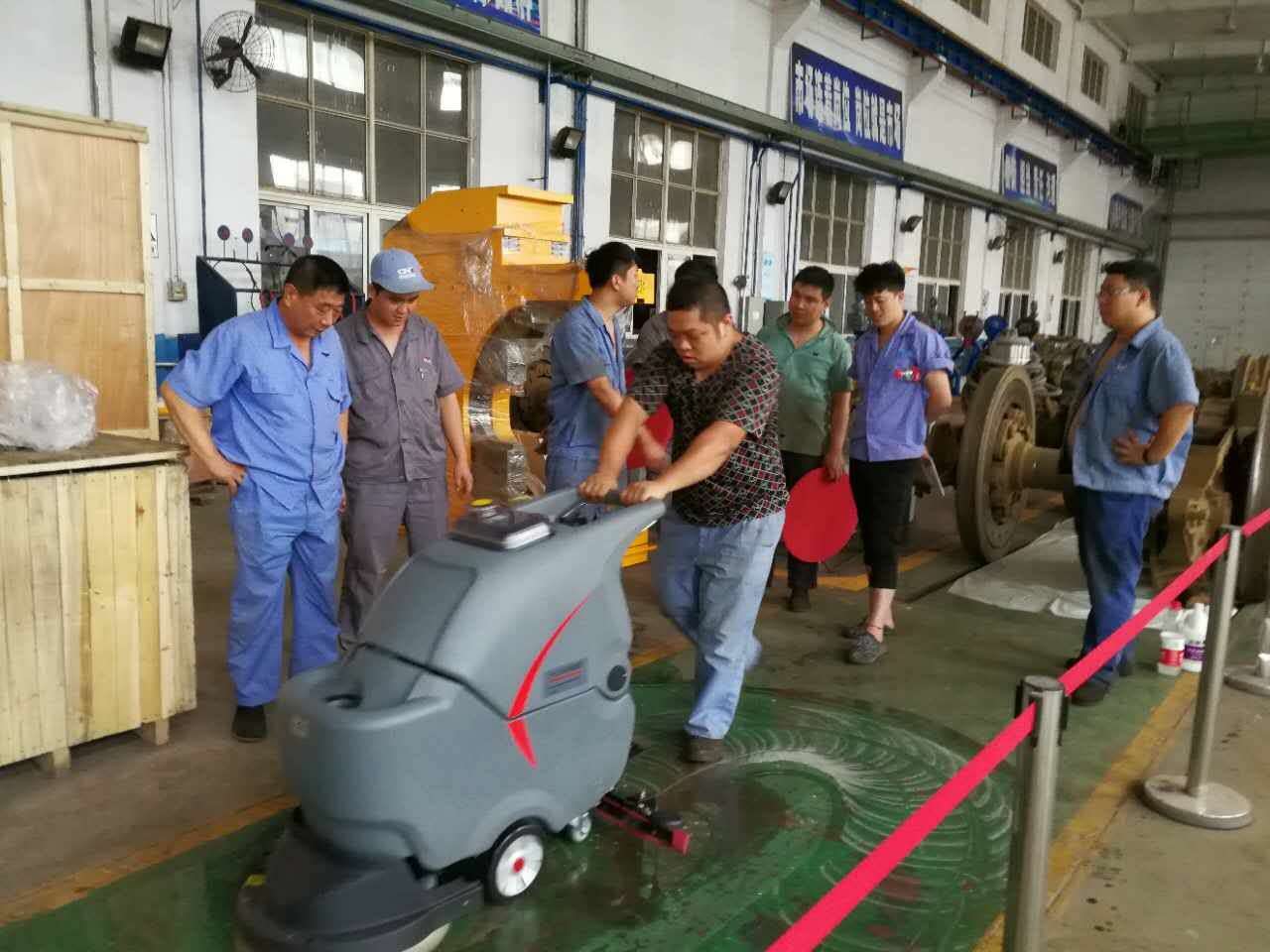 選購手推式洗地機有哪些技巧？